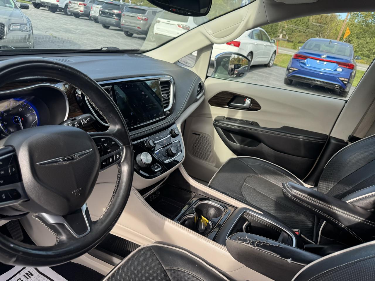 Chrysler Pacifica Limited FWD 2022