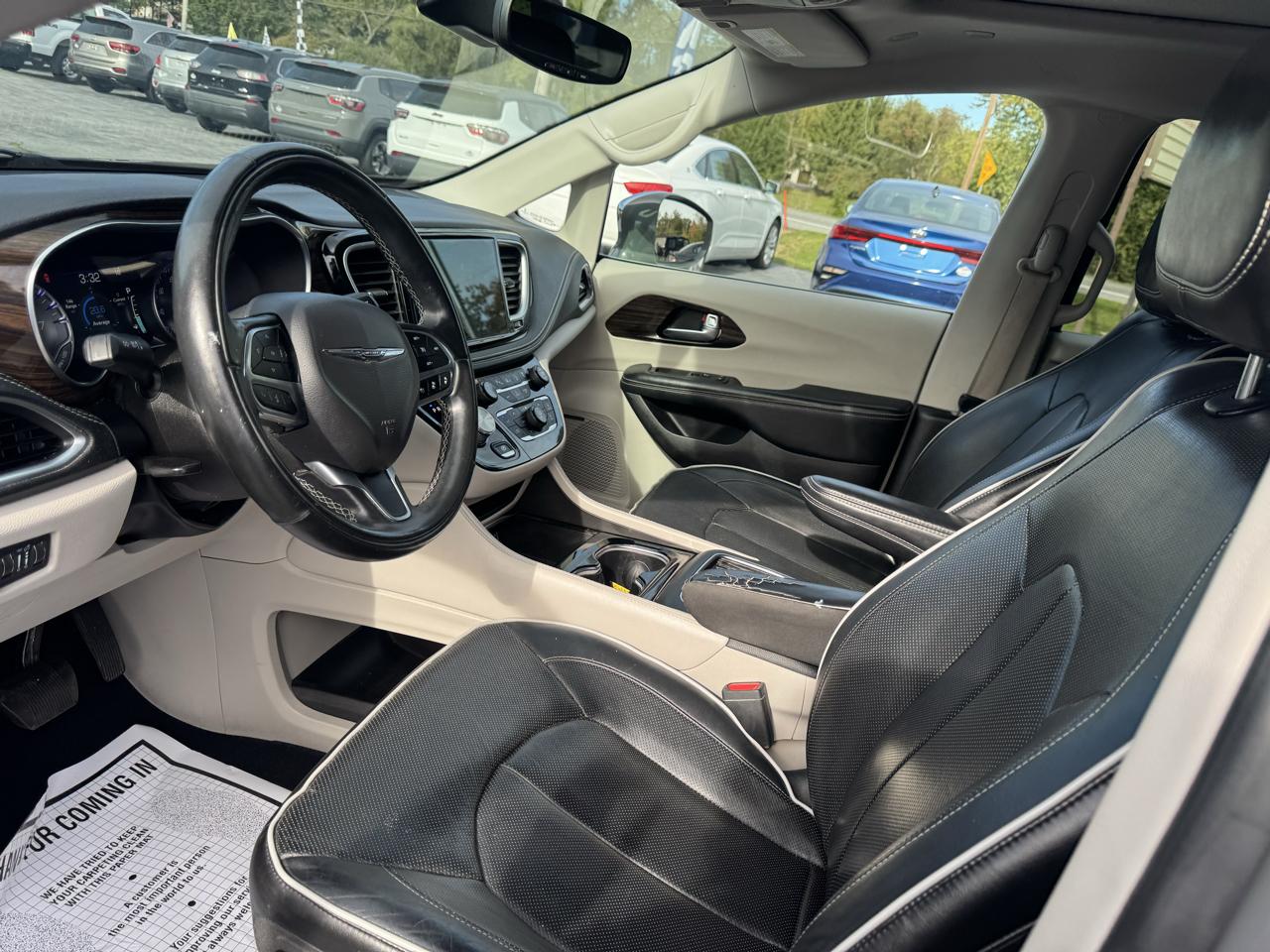Chrysler Pacifica Limited FWD 2022