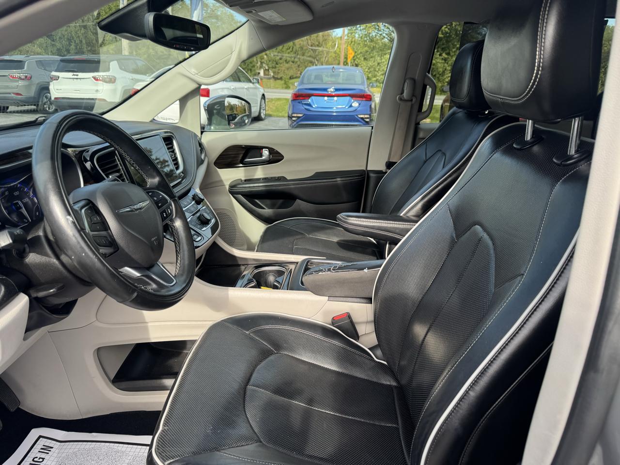 Chrysler Pacifica Limited FWD 2022