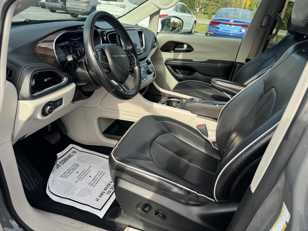 Chrysler Pacifica Limited FWD 2022
