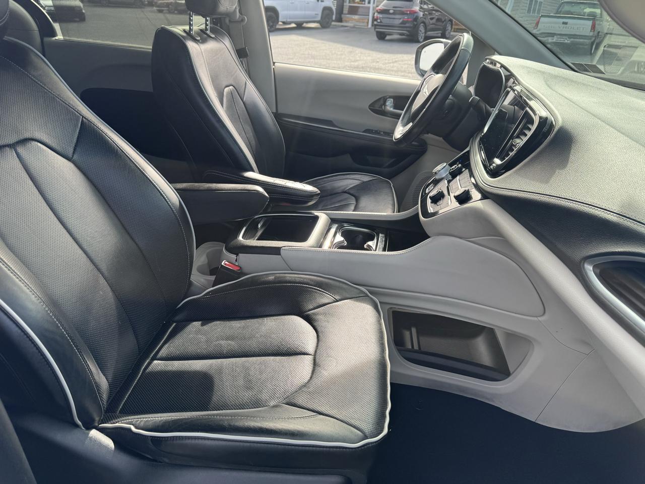 Chrysler Pacifica Limited FWD 2022