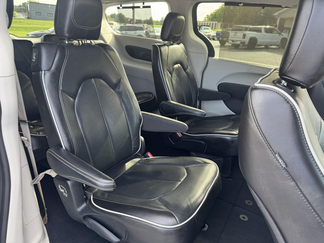 Chrysler Pacifica Limited FWD 2022
