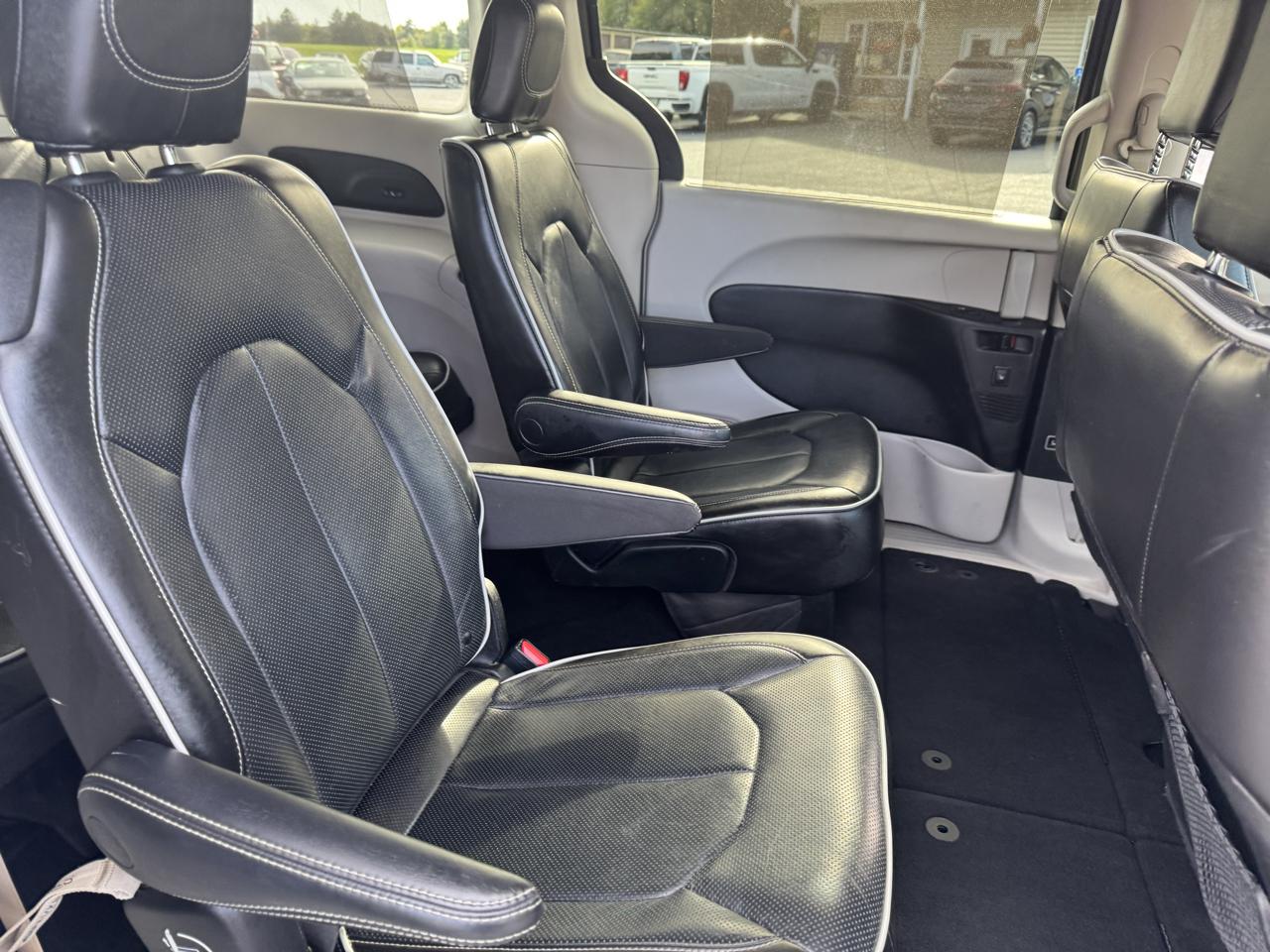 Chrysler Pacifica Limited FWD 2022