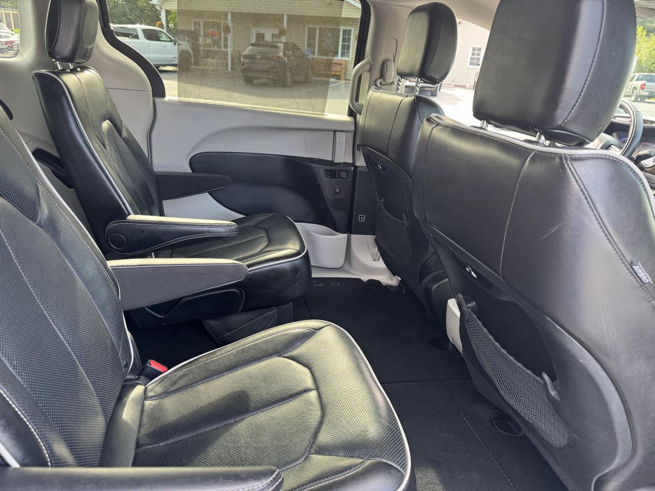 Chrysler Pacifica Limited FWD 2022