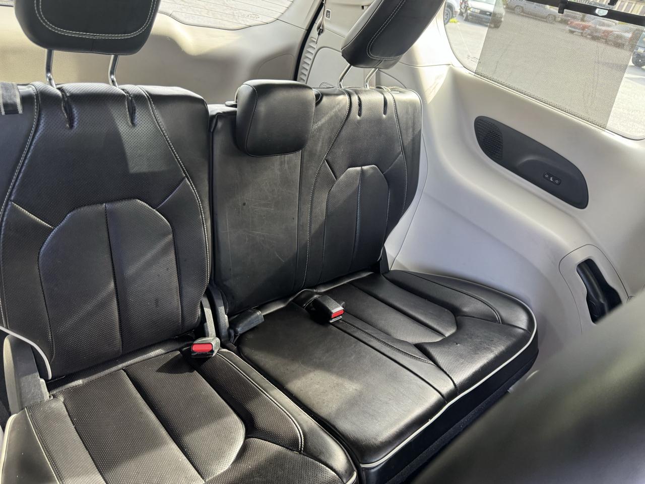 Chrysler Pacifica Limited FWD 2022