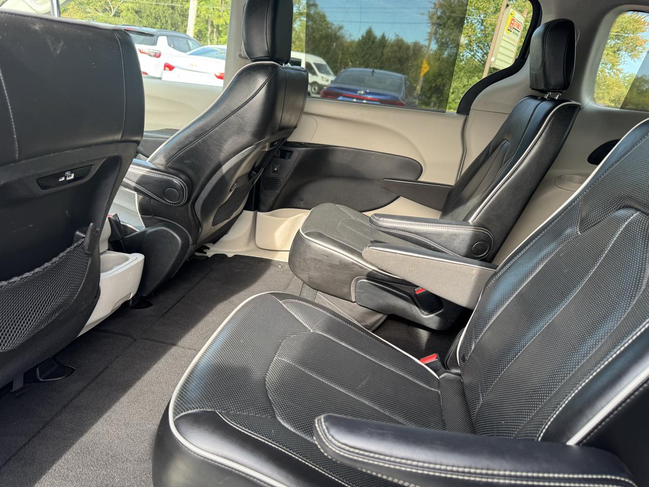 Chrysler Pacifica Limited FWD 2022