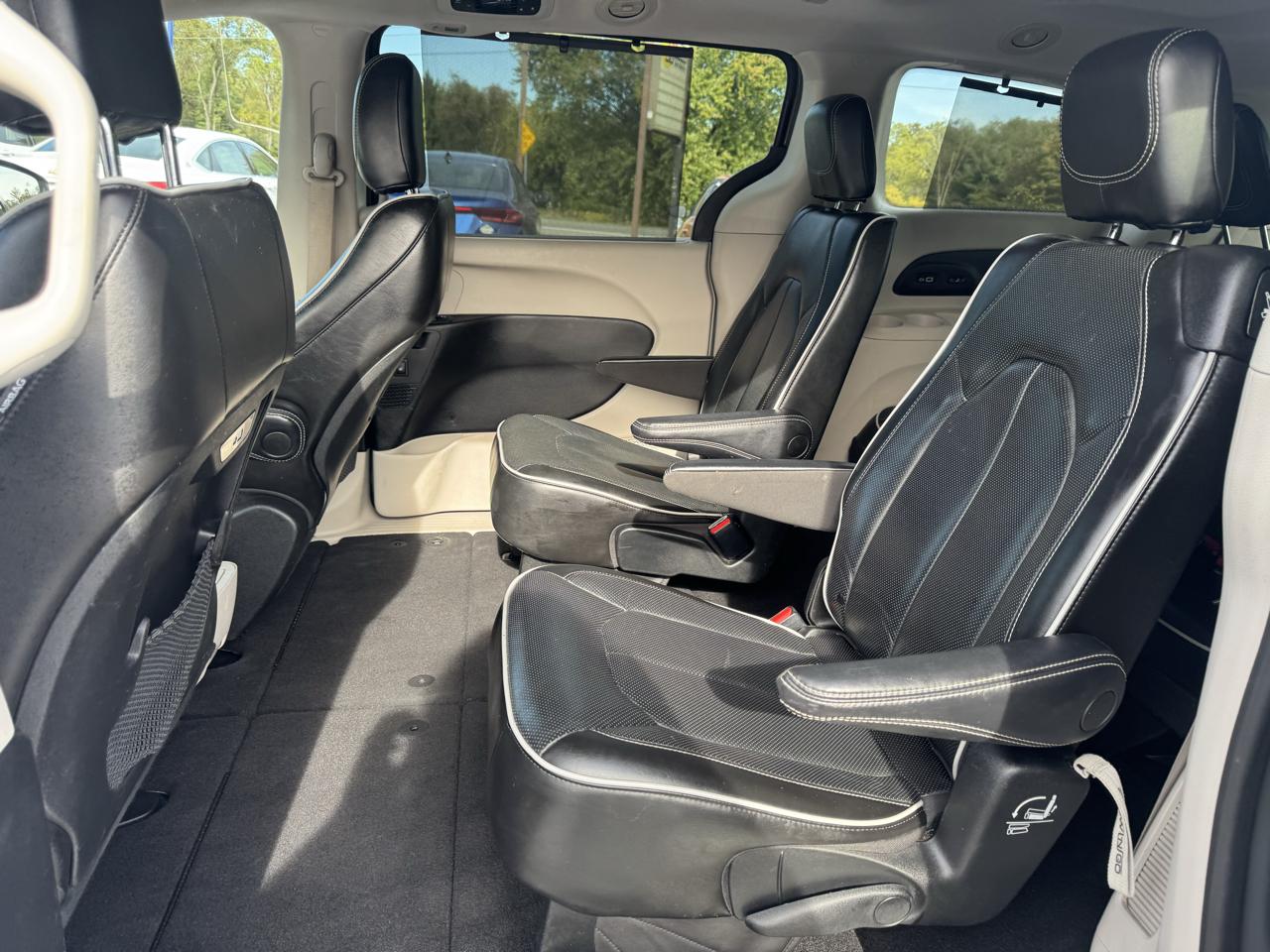Chrysler Pacifica Limited FWD 2022