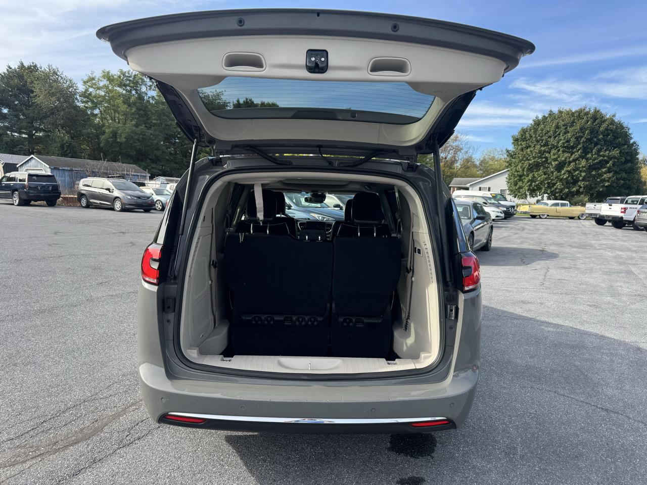 Chrysler Pacifica Limited FWD 2022