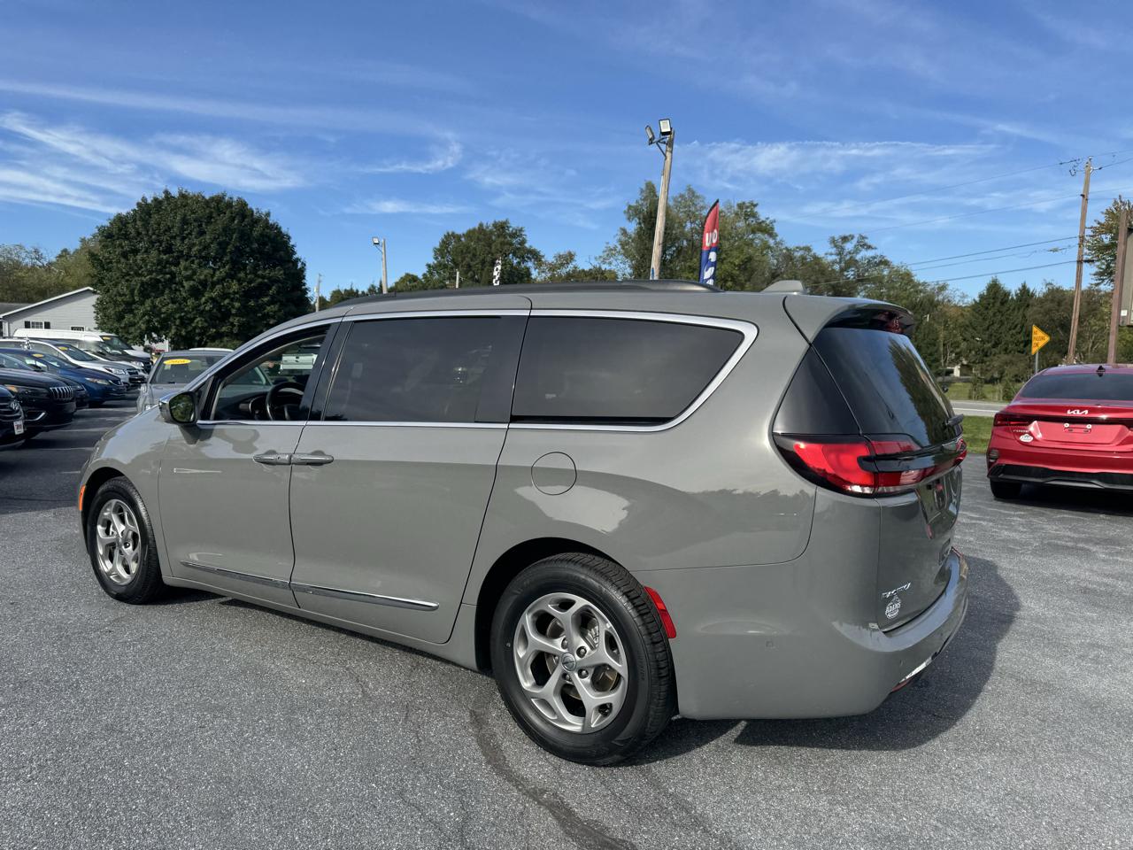 Chrysler Pacifica Limited FWD 2022