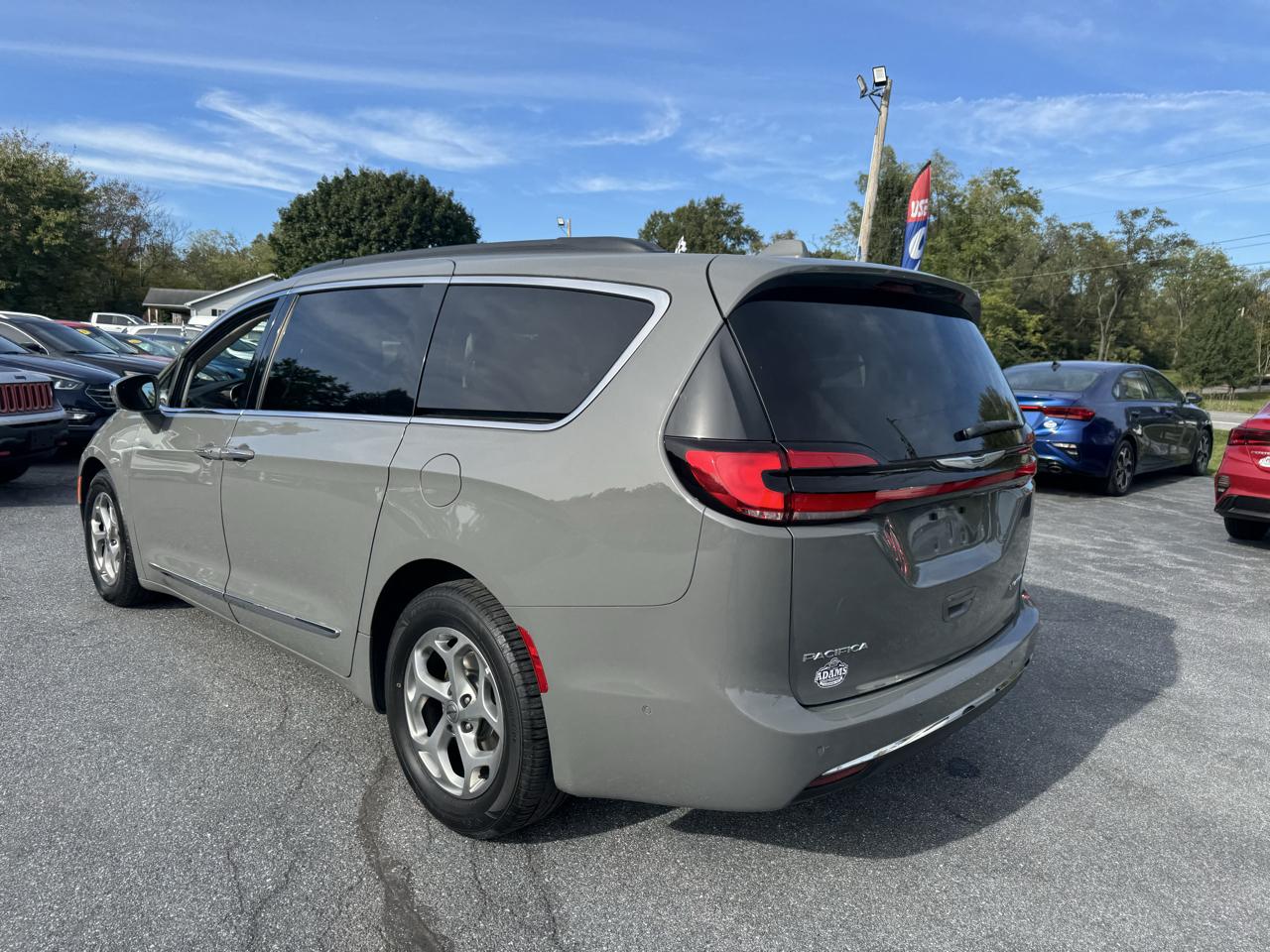 Chrysler Pacifica Limited FWD 2022