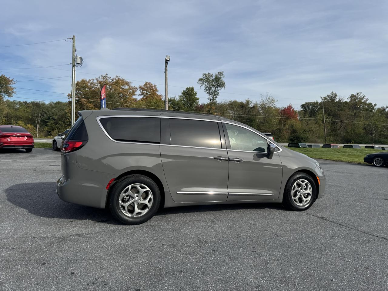 Chrysler Pacifica Limited FWD 2022