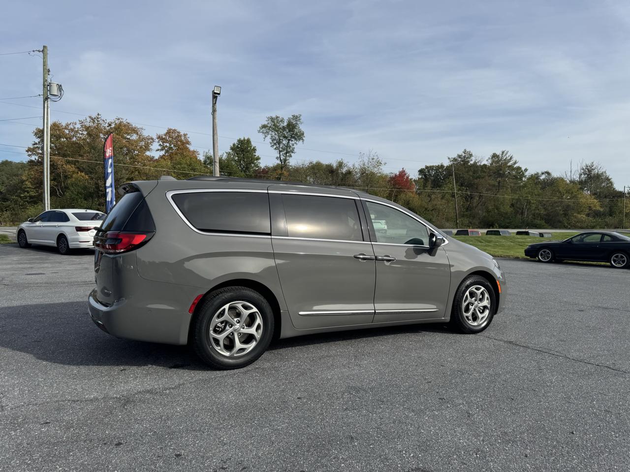 Chrysler Pacifica Limited FWD 2022