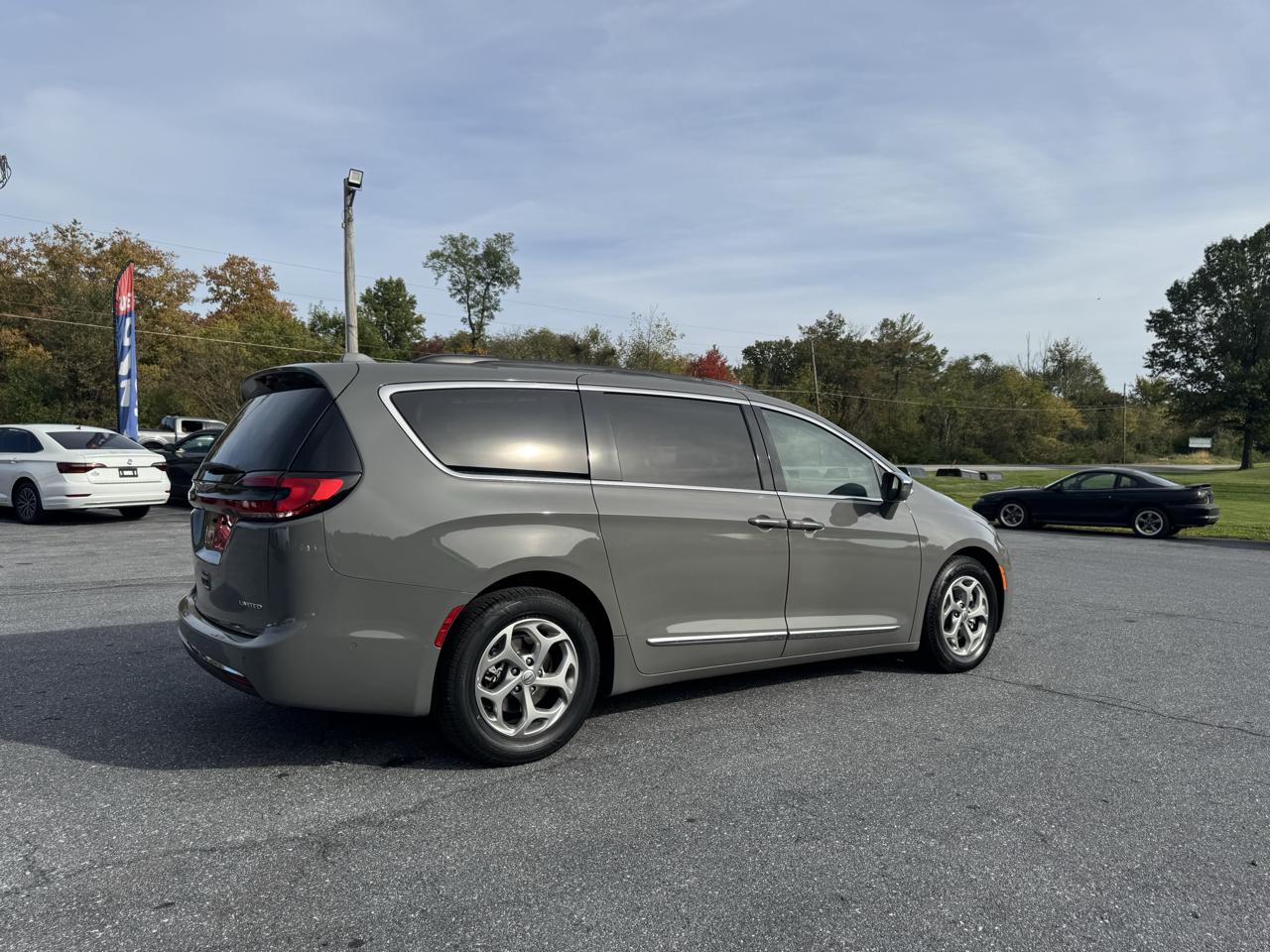 Chrysler Pacifica Limited FWD 2022