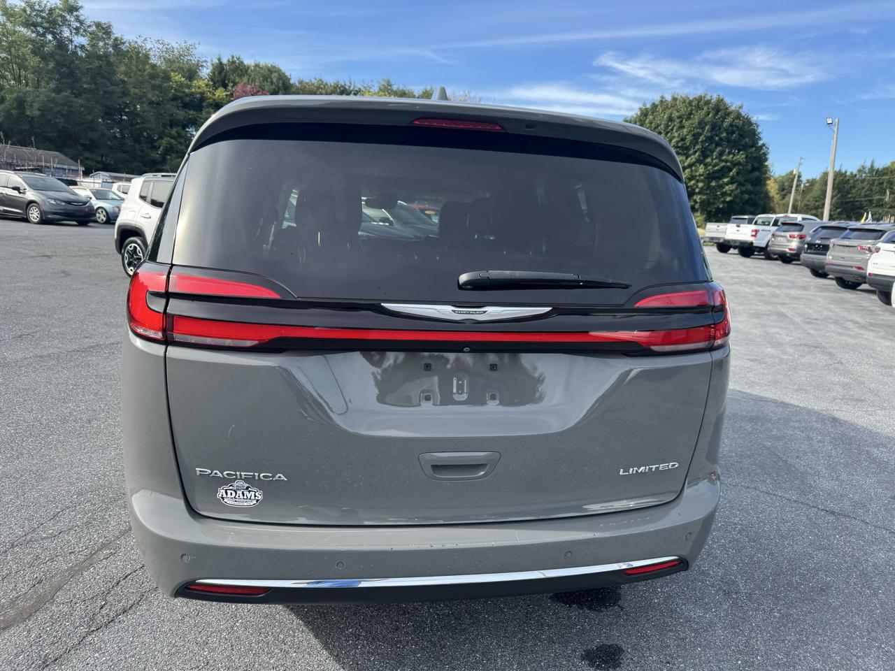 Chrysler Pacifica Limited FWD 2022
