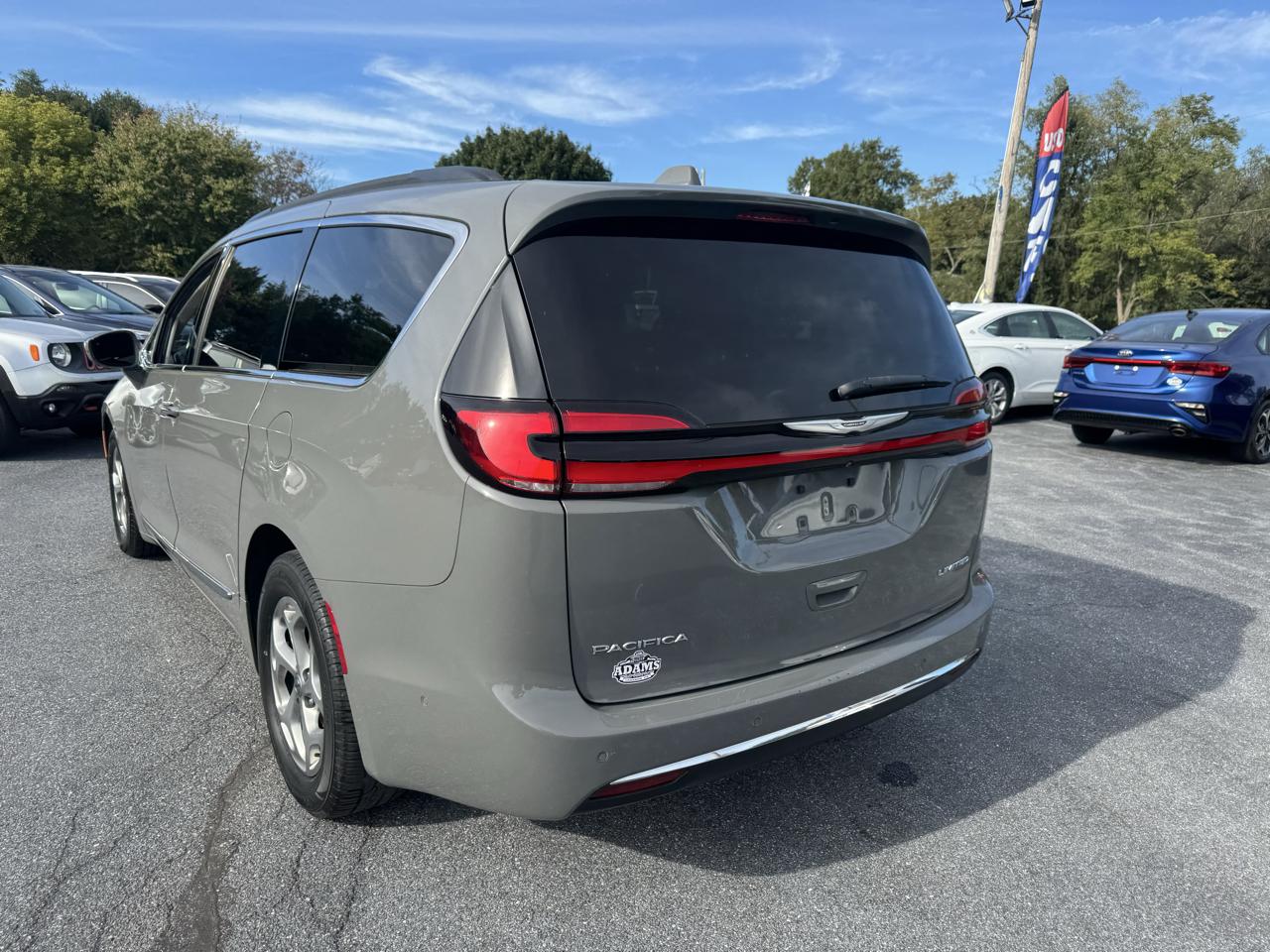 Chrysler Pacifica Limited FWD 2022