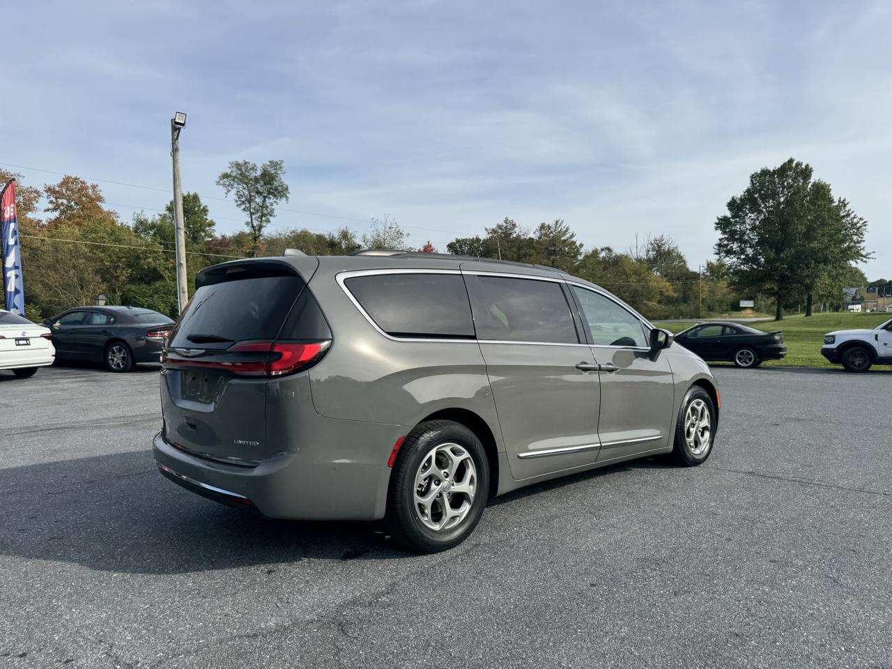 Chrysler Pacifica Limited FWD 2022