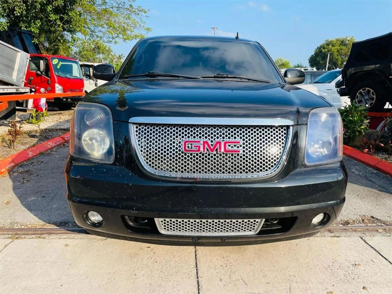 GMC Yukon Denali 4WD 2012