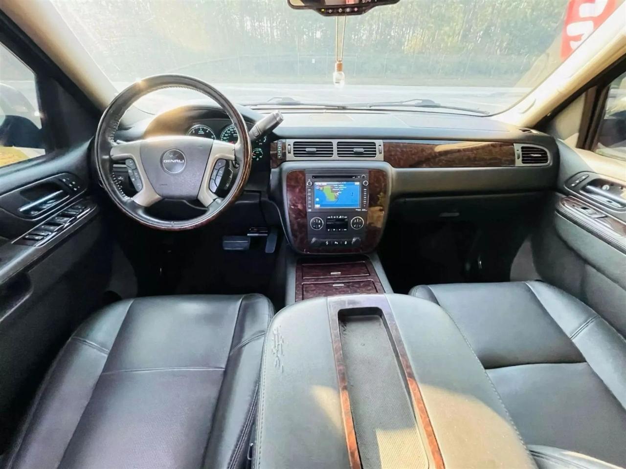 GMC Yukon Denali 4WD 2012