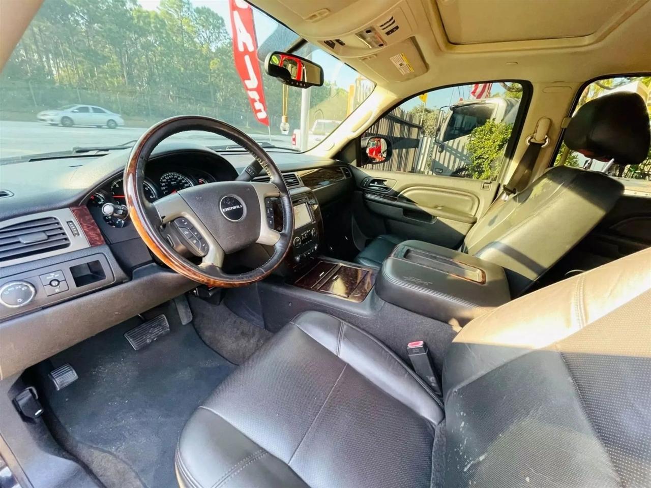 GMC Yukon Denali 4WD 2012