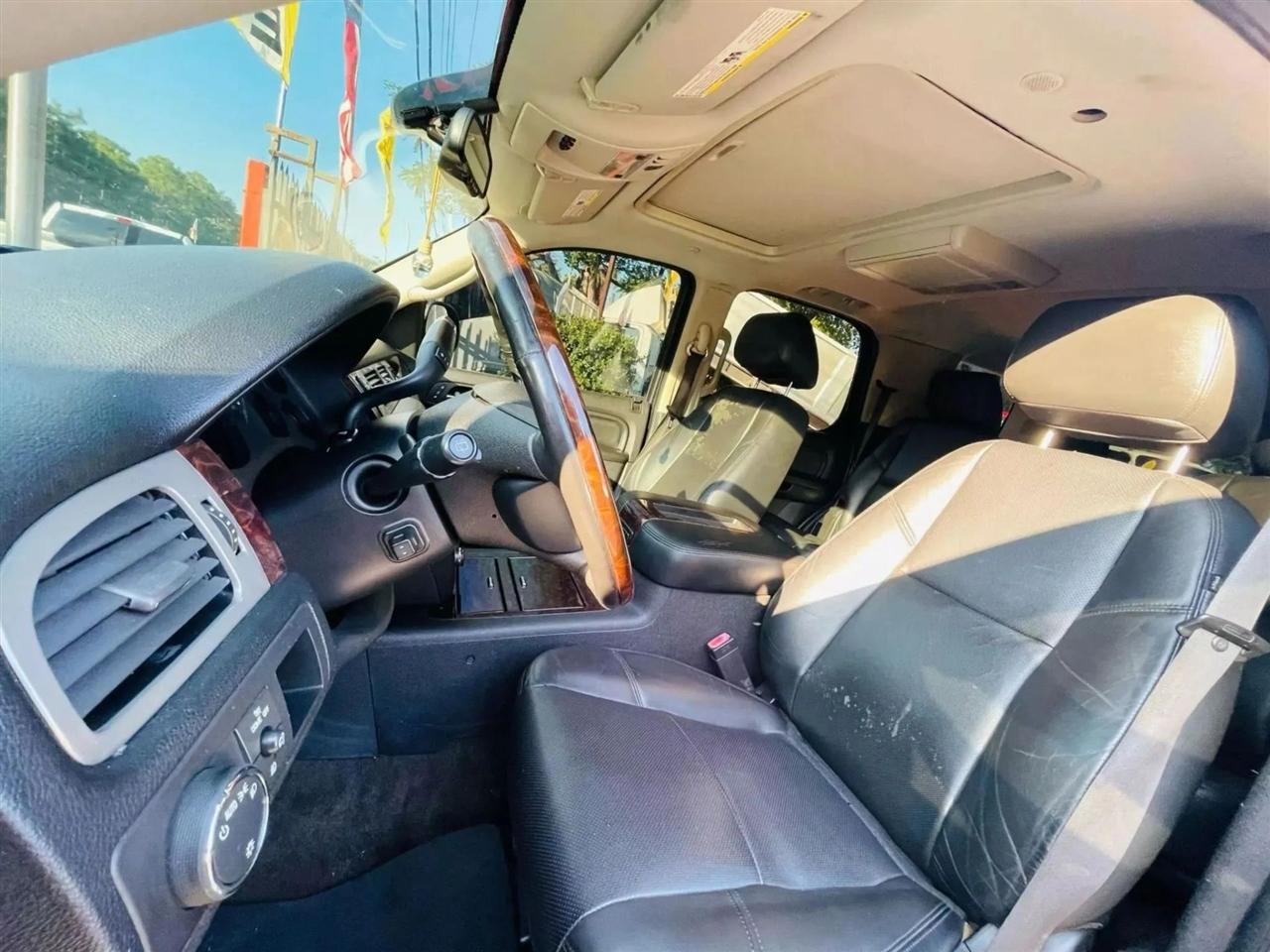 GMC Yukon Denali 4WD 2012