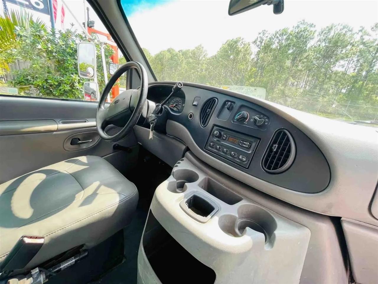 Ford Econoline E-450 2000