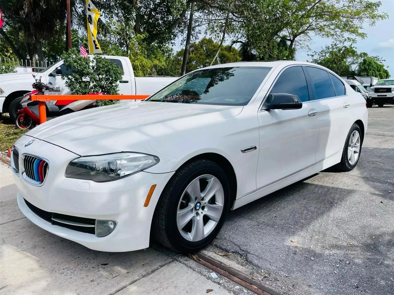 BMW 5-Series 528i 2015