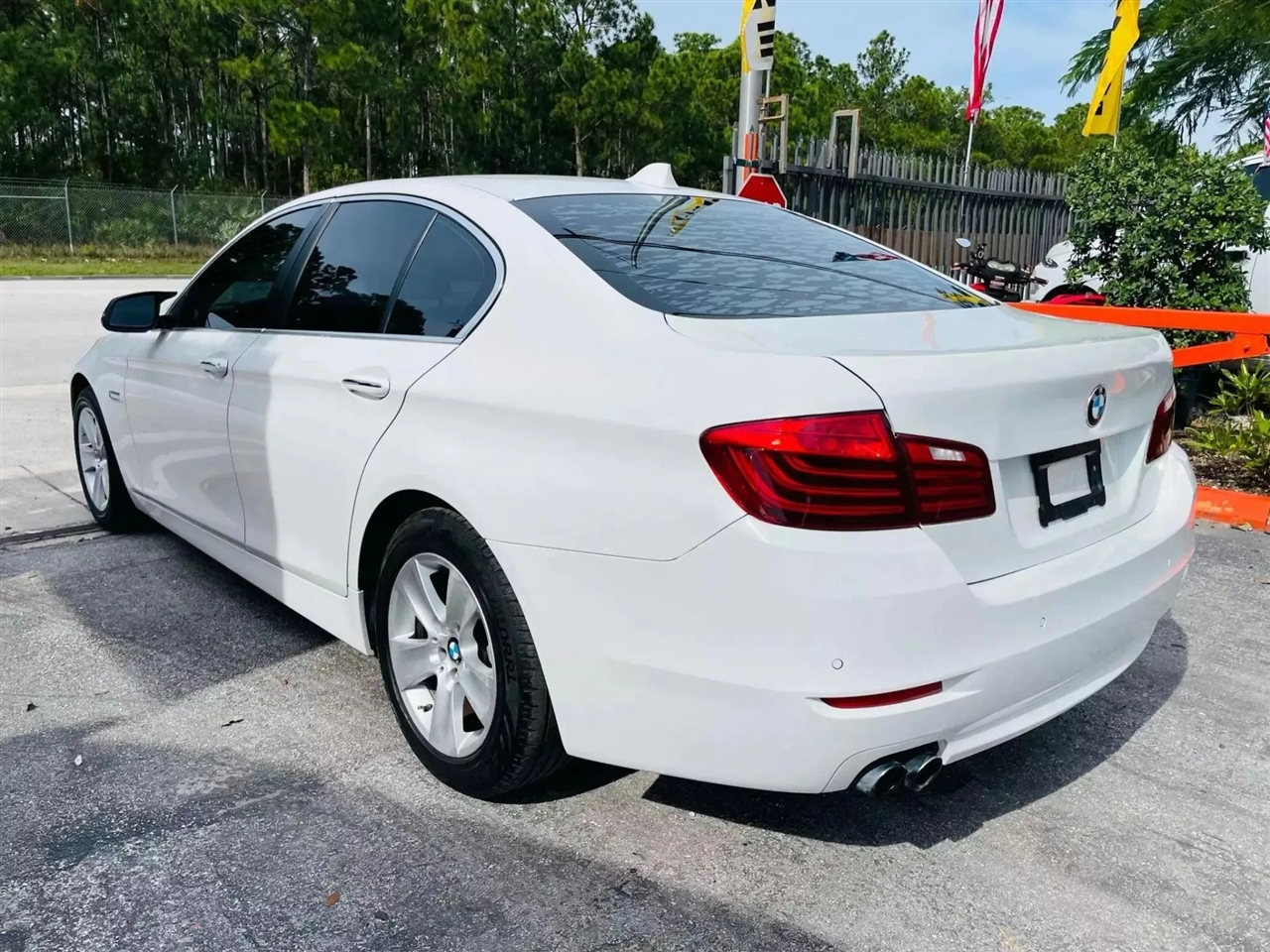 BMW 5-Series 528i 2015