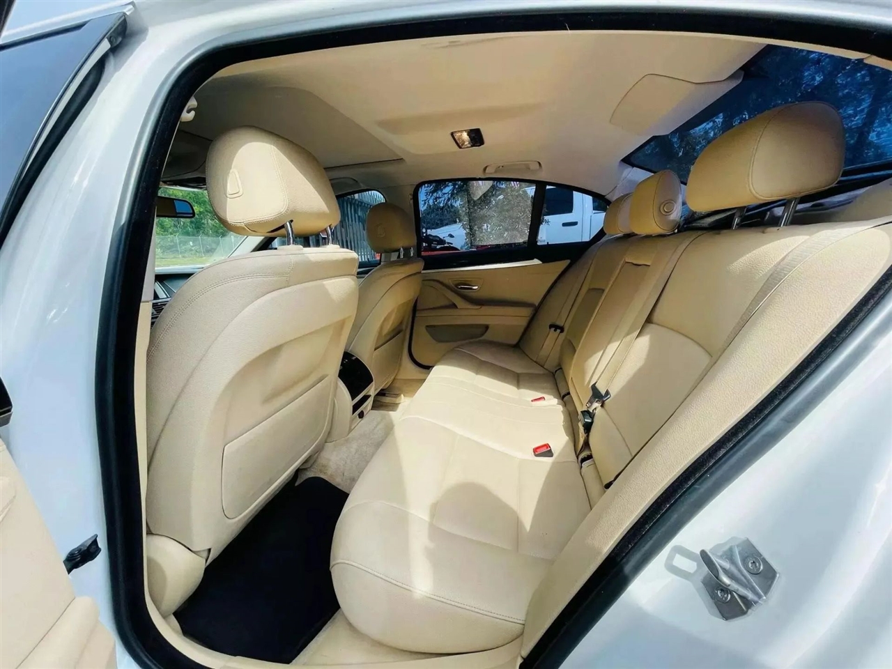 BMW 5-Series 528i 2015