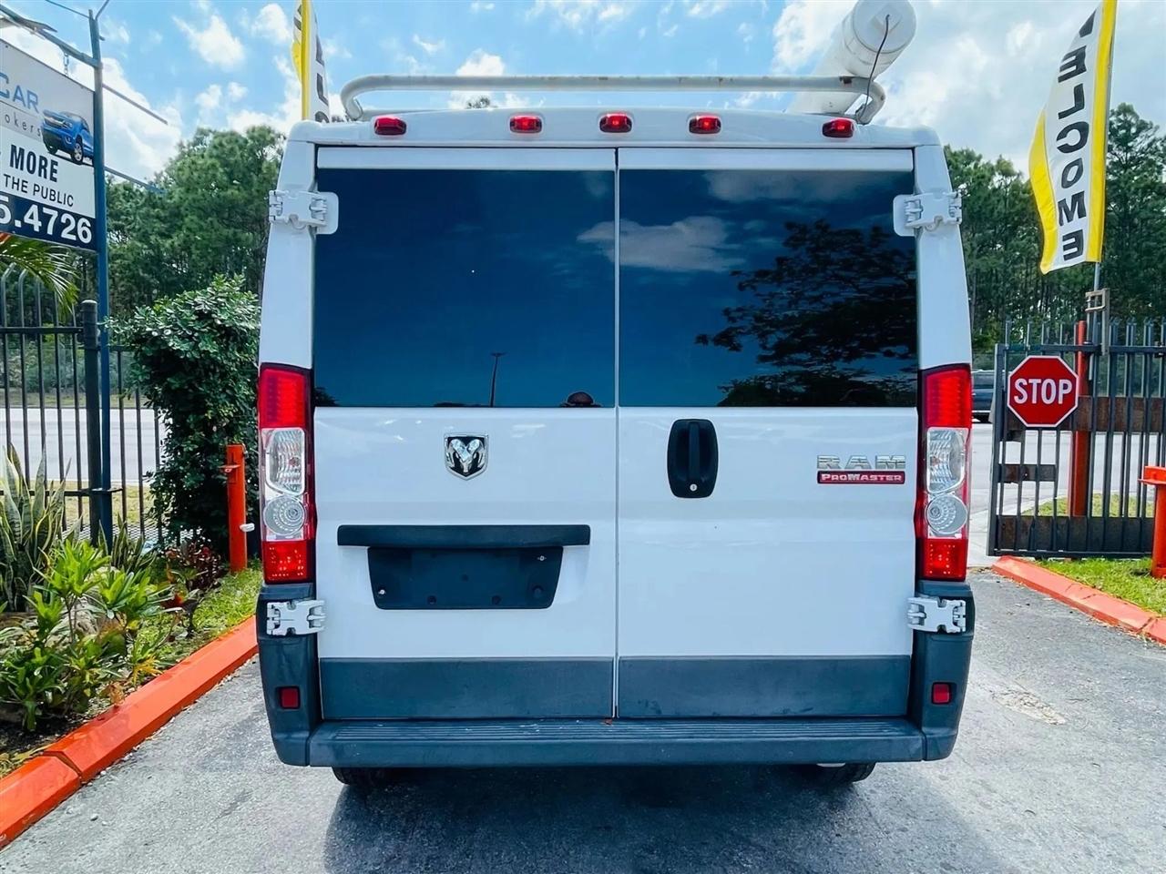 RAM Promaster 1500 Low Roof Tradesman 136-in. WB 2017