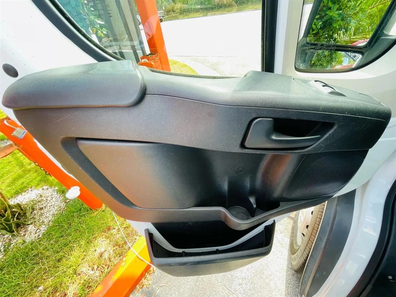 RAM Promaster 1500 Low Roof Tradesman 136-in. WB 2017