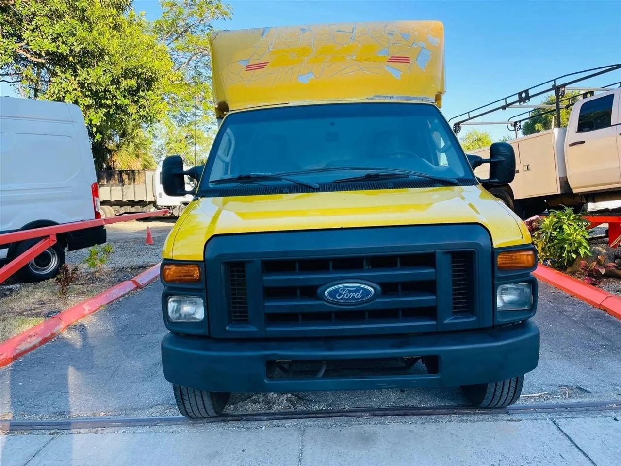 Ford Econoline E-350 Super Duty 2013
