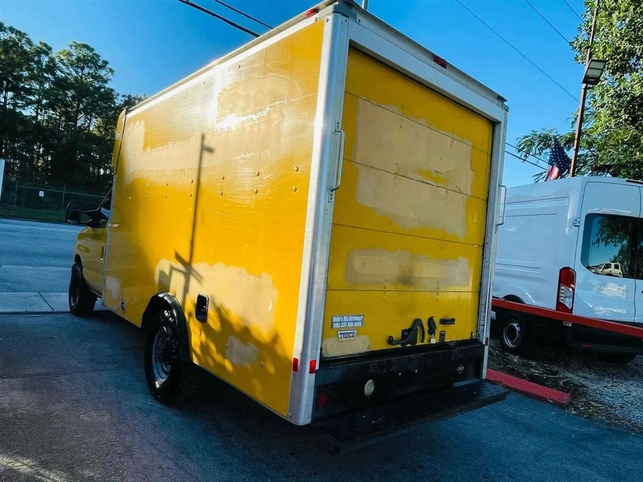 Ford Econoline E-350 Super Duty 2013