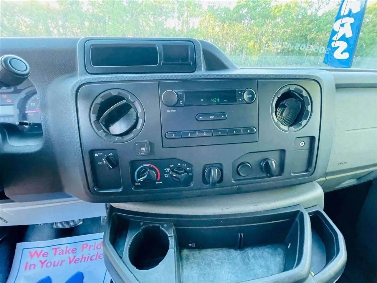 Ford Econoline E-350 Super Duty 2013
