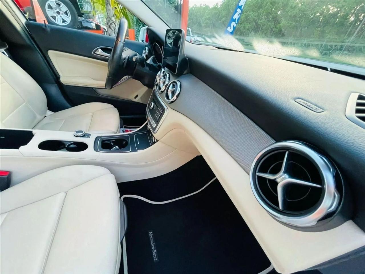 Mercedes-Benz GLA-Class GLA250 4MATIC 2018