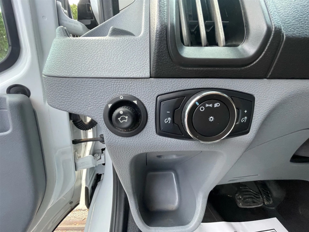 Ford Transit 250 Van High Roof w/Sliding Pass. 148-in. WB 2019 Ford Transit 250 Van High Roof w/Sliding Pass. 148-in. WB 2019