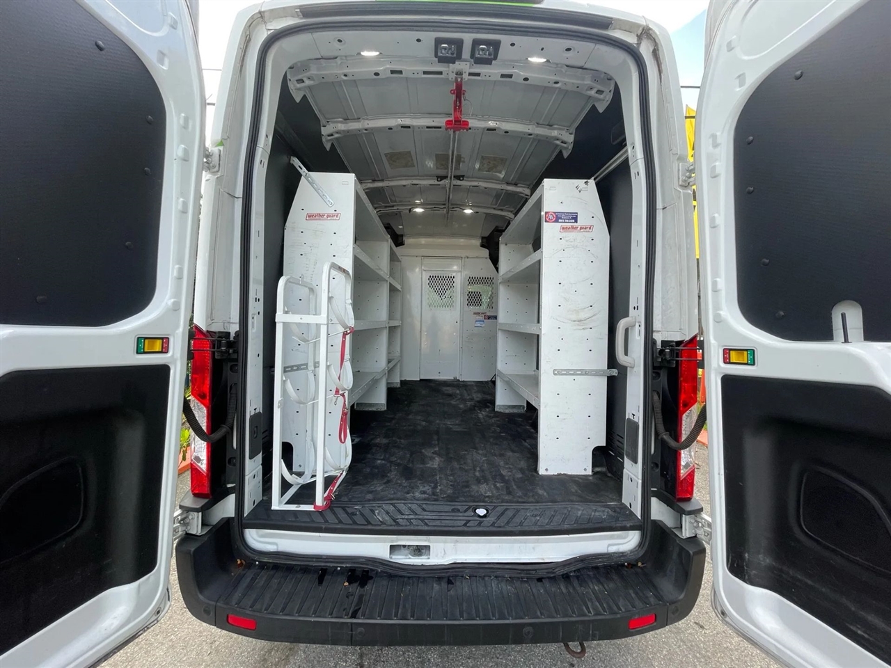 Ford Transit 250 Van High Roof w/Sliding Pass. 148-in. WB 2019 Ford Transit 250 Van High Roof w/Sliding Pass. 148-in. WB 2019