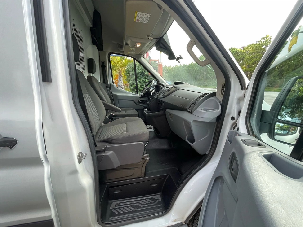 Ford Transit 250 Van High Roof w/Sliding Pass. 148-in. WB 2019 Ford Transit 250 Van High Roof w/Sliding Pass. 148-in. WB 2019