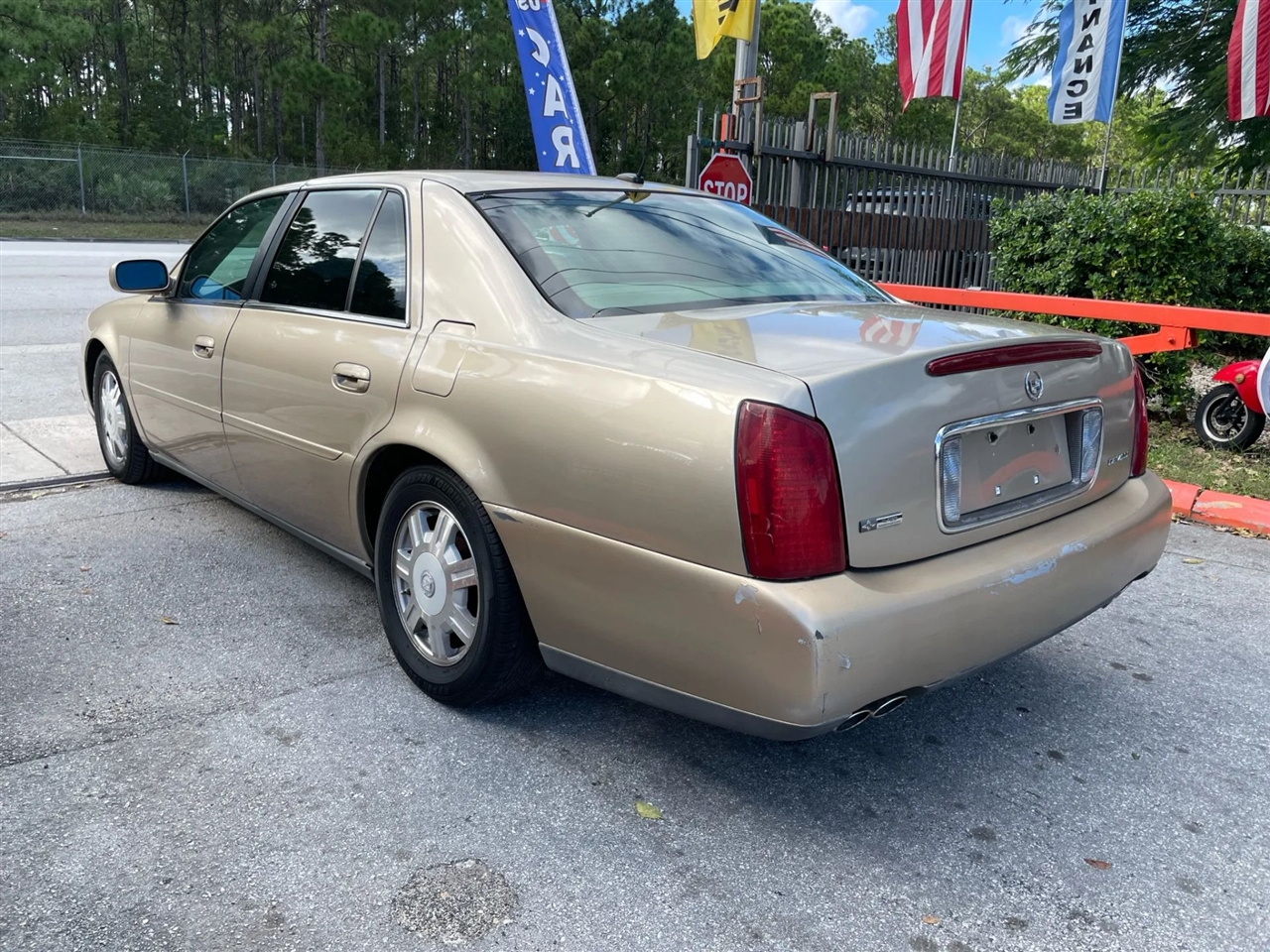 Cadillac DeVille Sedan 2005