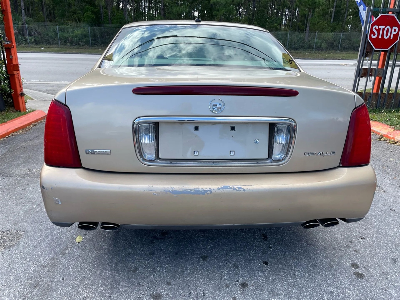 Cadillac DeVille Sedan 2005