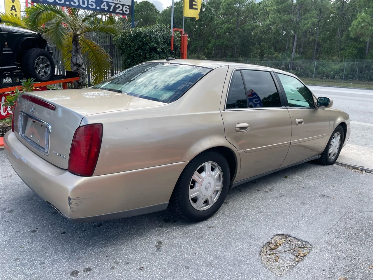 Cadillac DeVille Sedan 2005