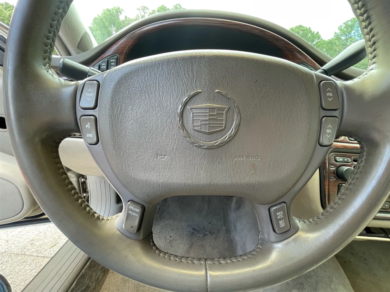 Cadillac DeVille Sedan 2005