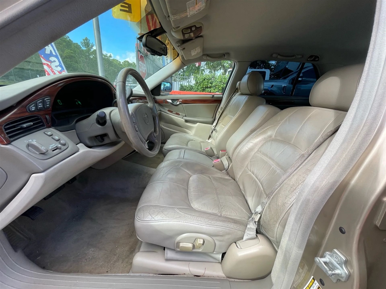 Cadillac DeVille Sedan 2005