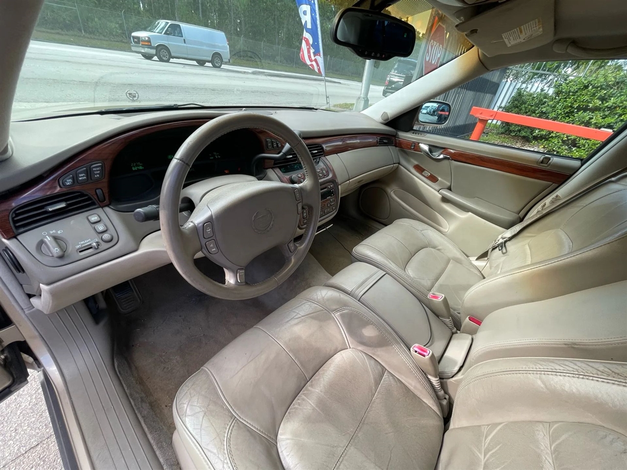 Cadillac DeVille Sedan 2005