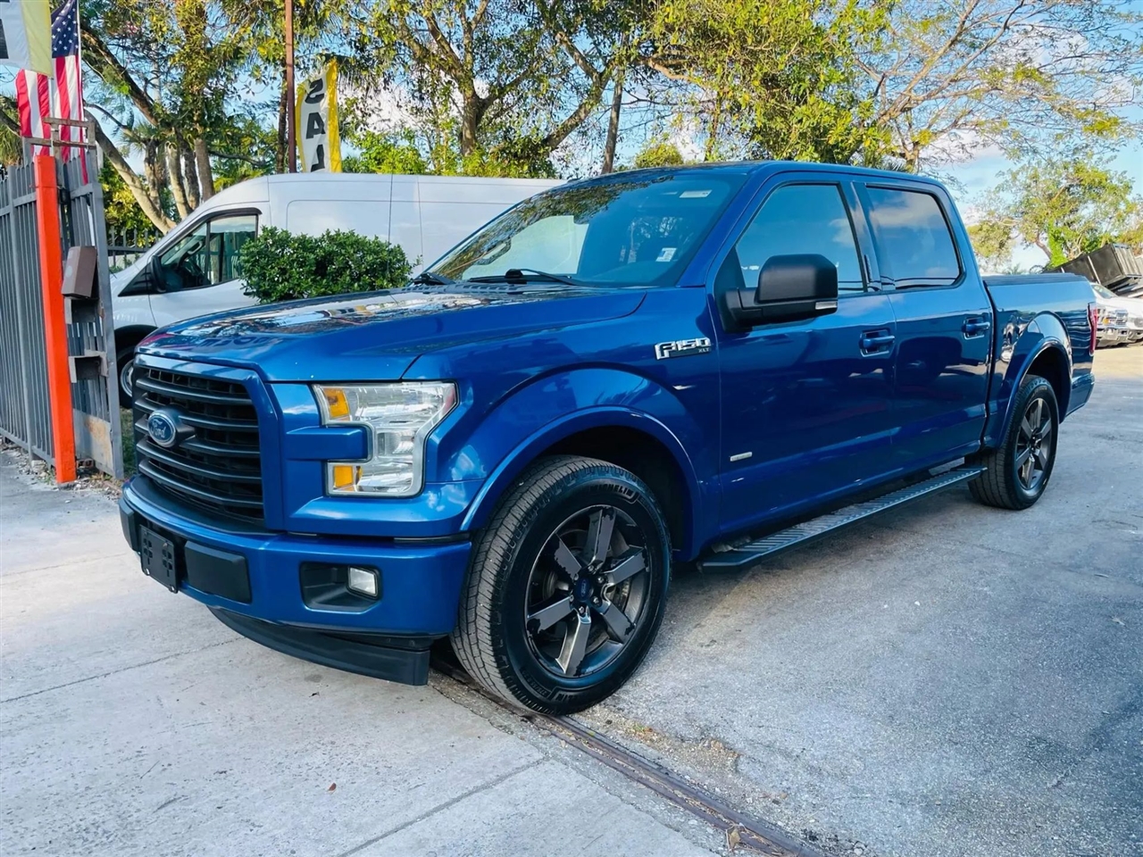 Ford F-150 XLT SuperCrew 5.5-ft. Bed 2WD 2017