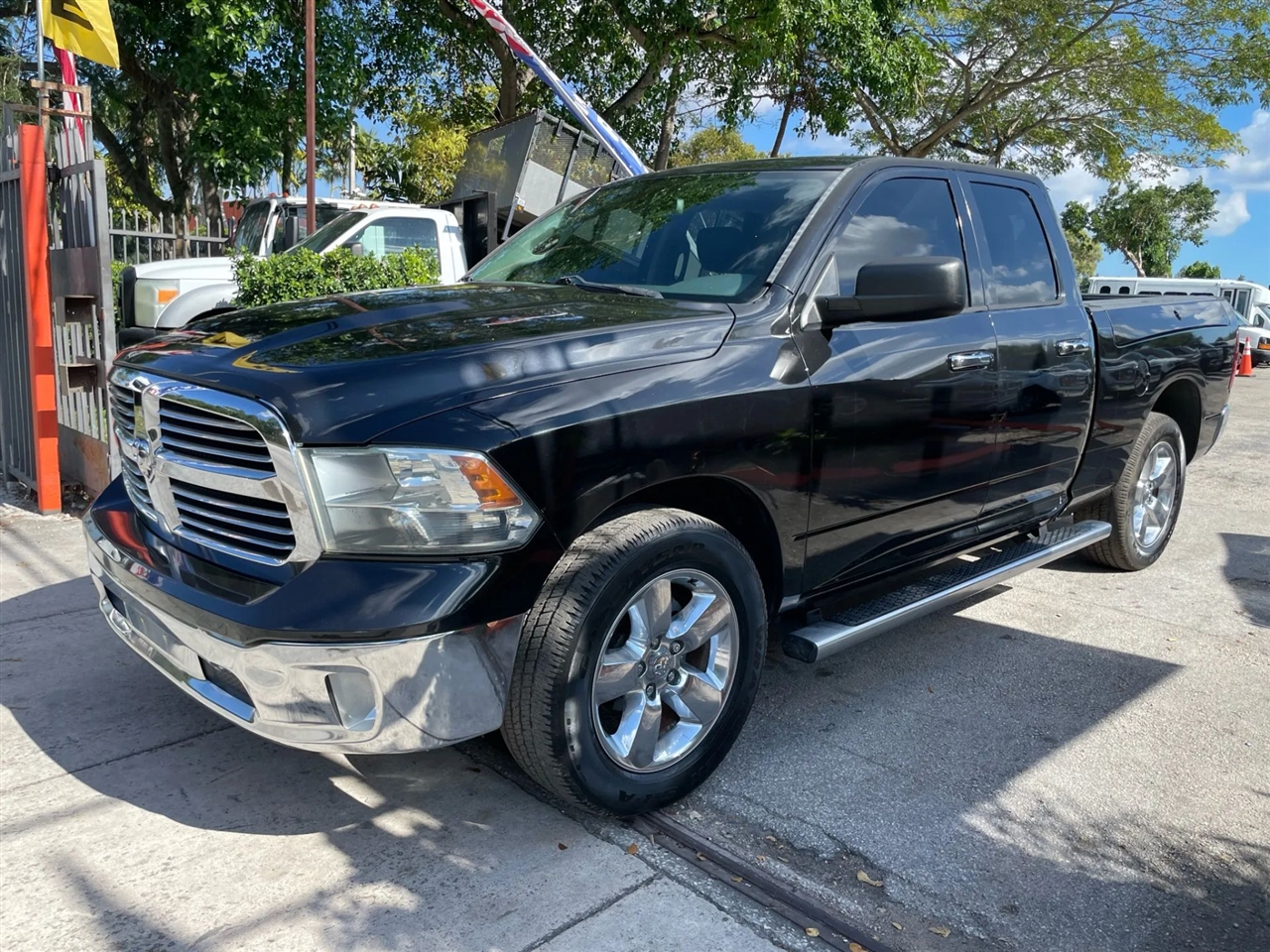 RAM 1500 SLT Quad Cab 2WD 2015