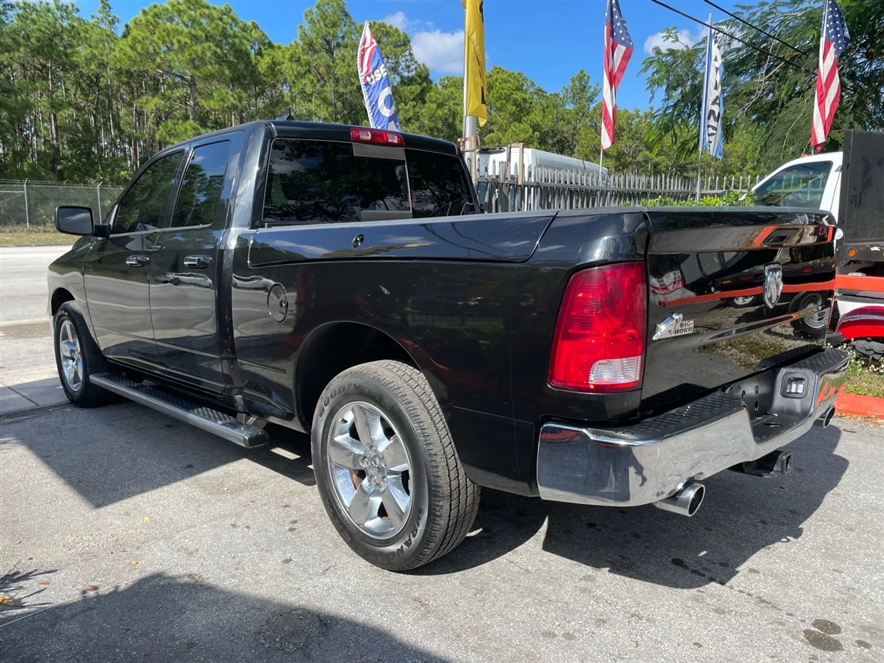 RAM 1500 SLT Quad Cab 2WD 2015