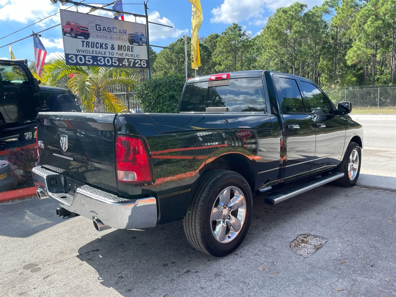 RAM 1500 SLT Quad Cab 2WD 2015