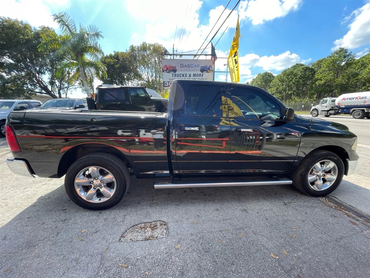 RAM 1500 SLT Quad Cab 2WD 2015
