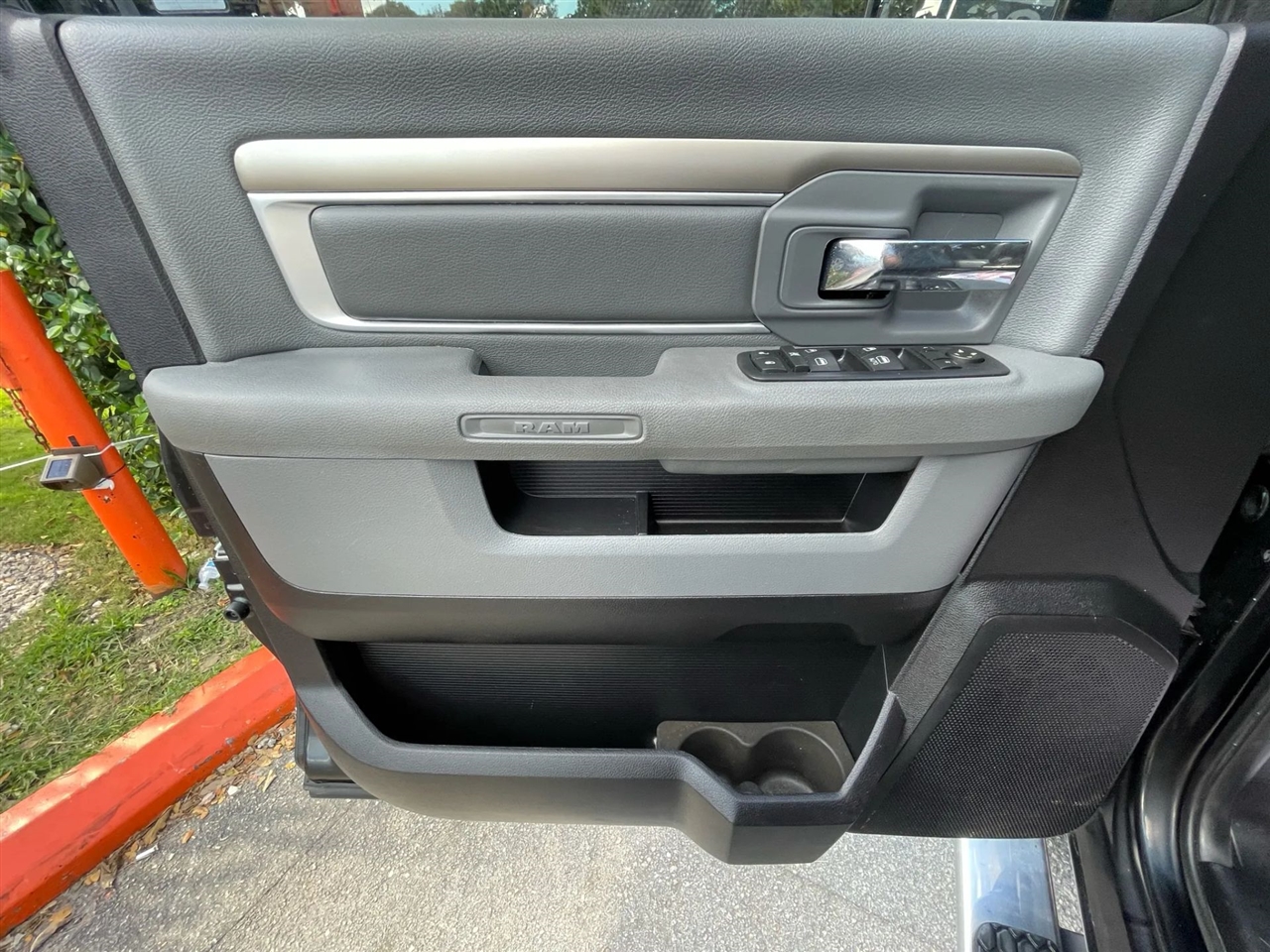 RAM 1500 SLT Quad Cab 2WD 2015