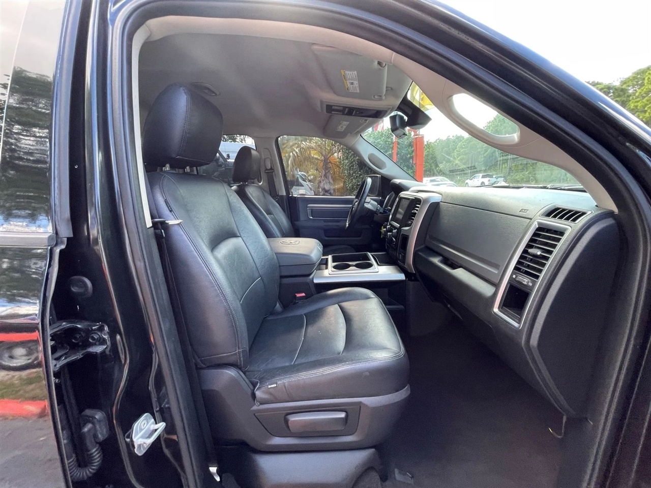 RAM 1500 SLT Quad Cab 2WD 2015